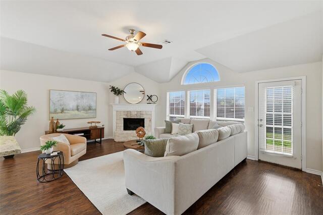 416 Kyle, Lane Lewisville, TX photo 7