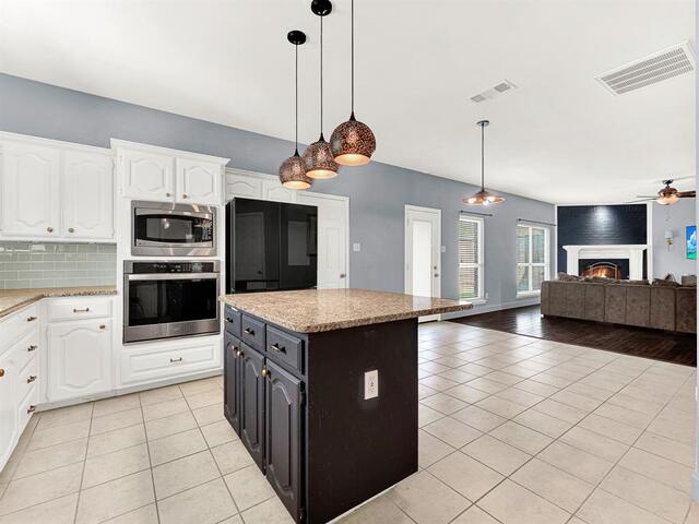 1315 Normandy, Lane Allen, TX photo 15