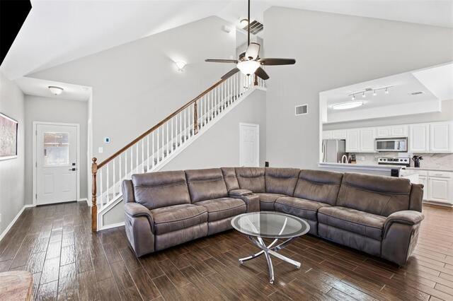 554 Continental, Drive Lewisville, TX photo 4