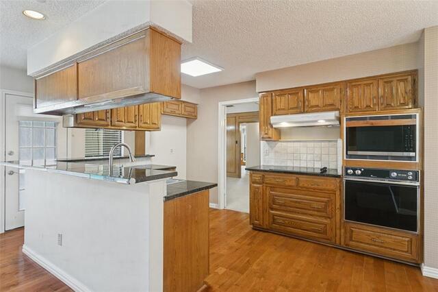 1927 E Branch Hollow, Drive Carrollton, TX photo 10