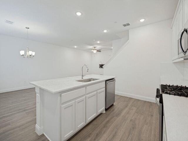 1024 Thomas, Place Carrollton, TX photo 4