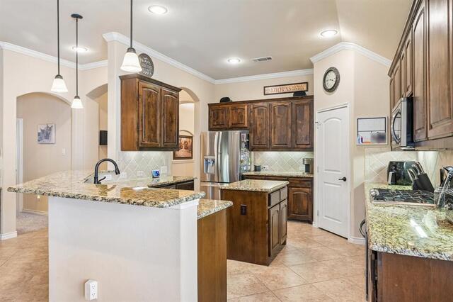 821 Mist Flower Drive, Little Elm, TX photo 17