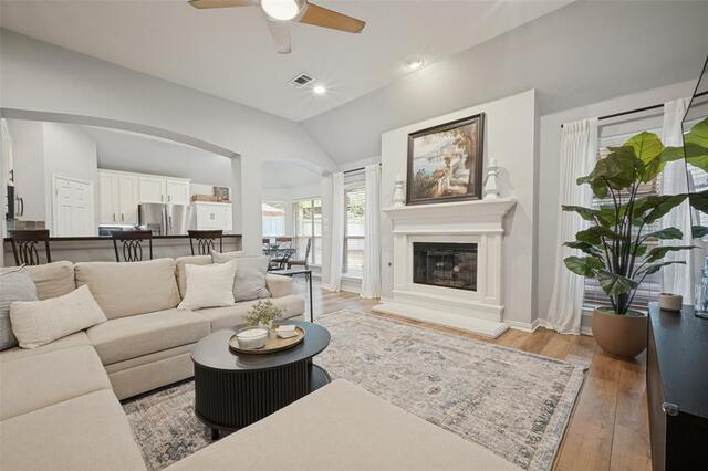 1308 Val Verde, Court Denton, TX photo 2