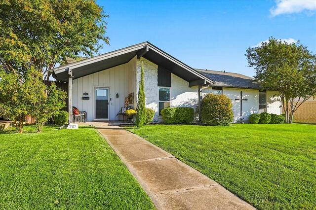 2117 Northmoor, Drive Carrollton, TX photo 3