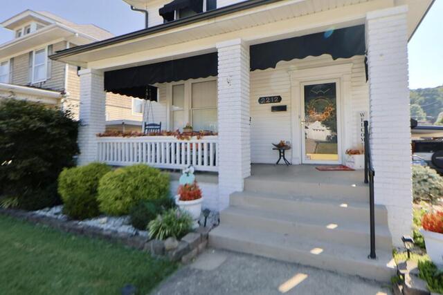 Property at 2212 Grandview Avenue