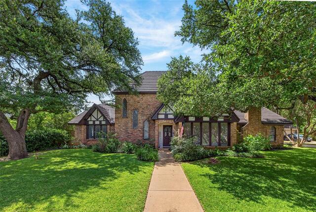 405 Charleston Court, Hurst, TX image