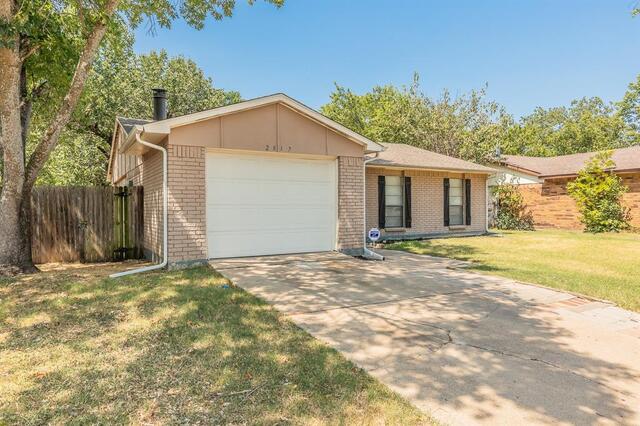 2817 Eddie Place, Fort Worth, TX image