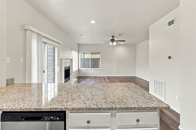 4205 Red Spruce, Lane Carrollton, TX photo 11