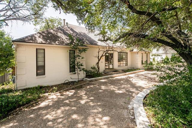 1909 Dakar Road E, Fort Worth, TX image