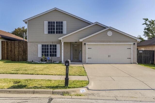 211 Faircrest Drive, Arlington, TX image