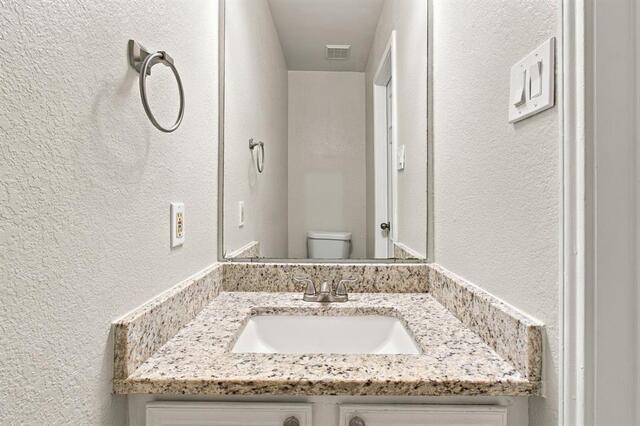 4205 Red Spruce, Lane Carrollton, TX photo 14