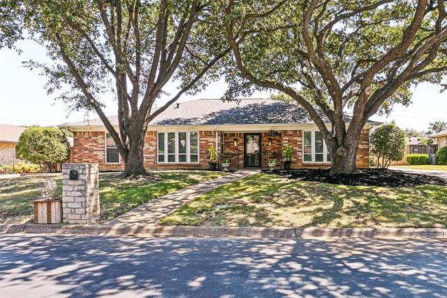 333 W Louella Drive, Hurst, TX image