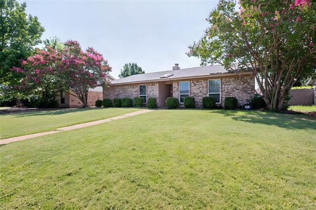 1654 Clarendon, Drive Lewisville, TX photo 2