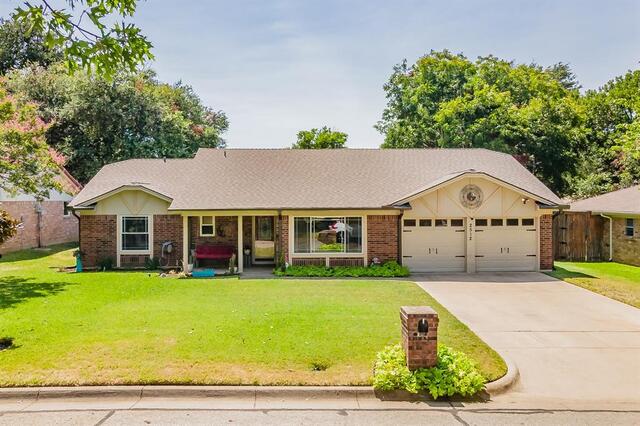 2512 Glassboro Circle, Arlington, TX image