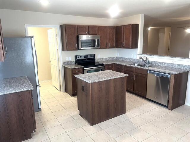1417 Lone Pine Drive, Little Elm, TX photo 3