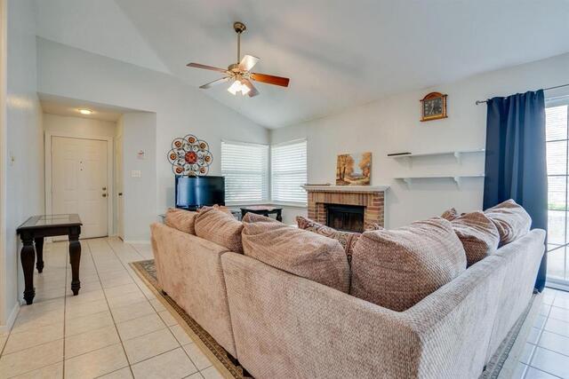 625 Prairie Dell, Street Lewisville, TX photo 3