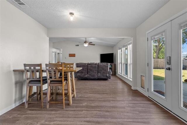2621 Elk Grove, Road Carrollton, TX photo 6