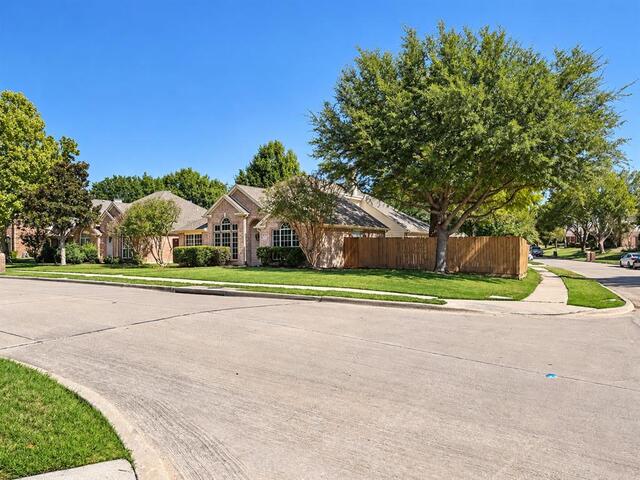 7514 Naples, Lane Frisco, TX photo 3