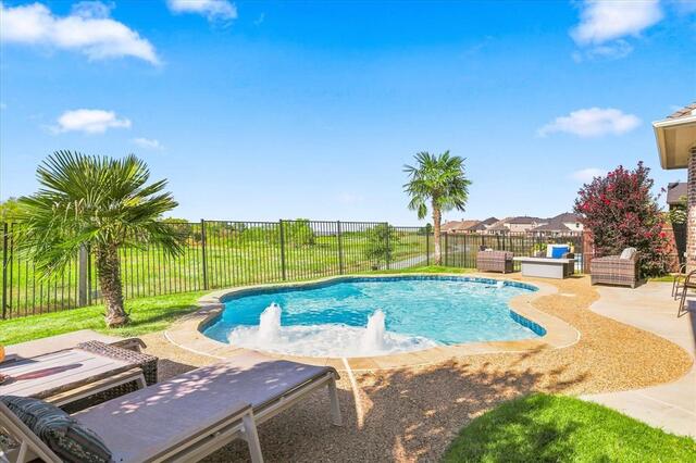 1305 Chiva Drive, Little Elm, TX photo 2