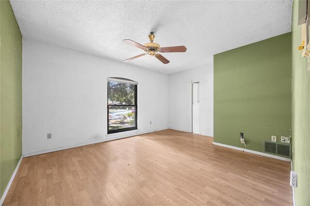 2539 Quail Glen, Road Carrollton, TX photo 19