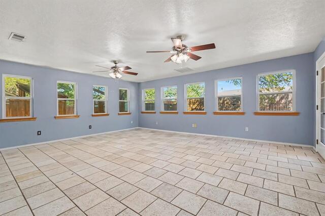 5517 Baker Drive, The Colony, TX photo 10