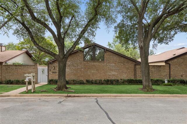 2022 Winter Sunday Way, Arlington, TX image