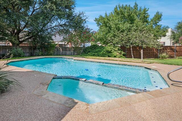 8136 Mount Shasta Circle, Fort Worth, TX image