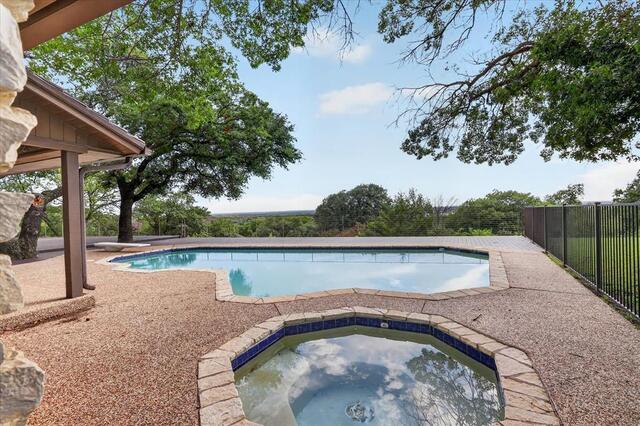 8628 Stonewood Drive, Fort Worth, TX image