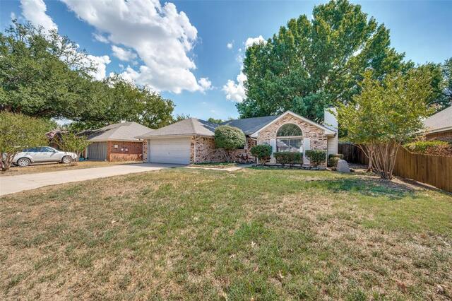 2908 Christopher, Drive Denton, TX photo 2