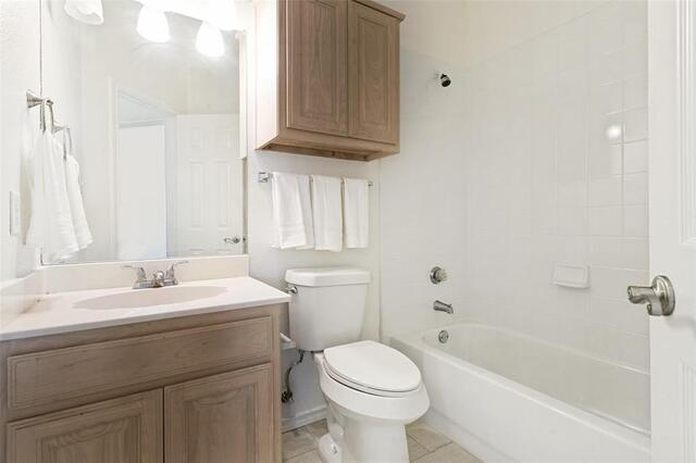 513 Creek, Court Lewisville, TX photo 11