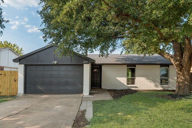5229 Nash Drive, The Colony, TX photo 2