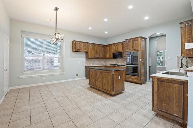 1827 Auburn, Drive Carrollton, TX photo 10