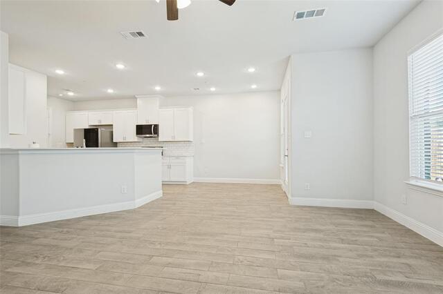 533 Hutchinson, Lane Lewisville, TX photo 6