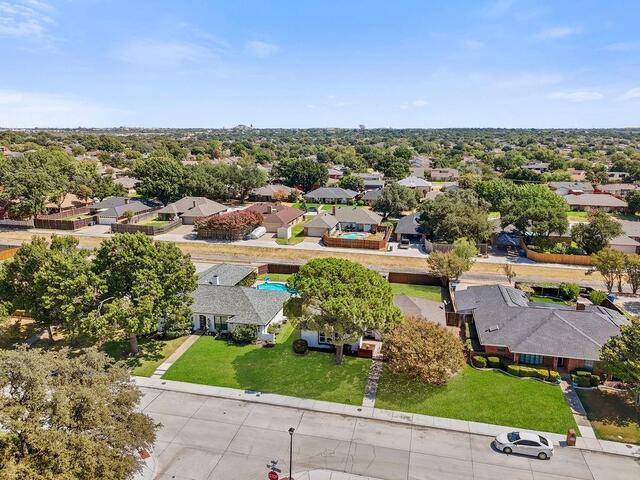 3814 Woodside, Road Carrollton, TX photo 3