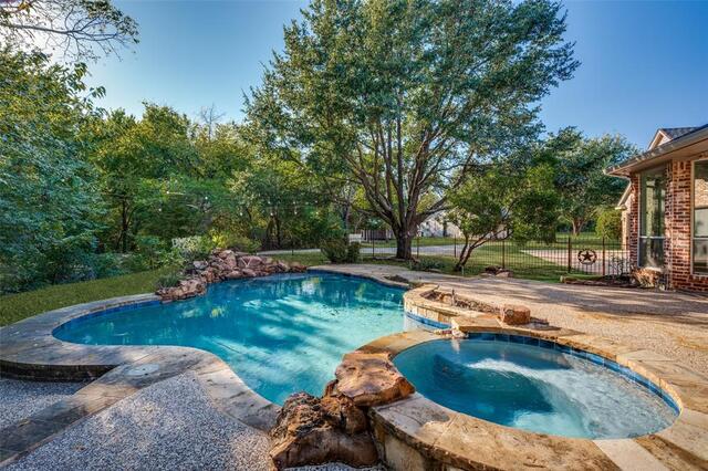 8515 Country Creek, Lane Prosper, TX photo 21