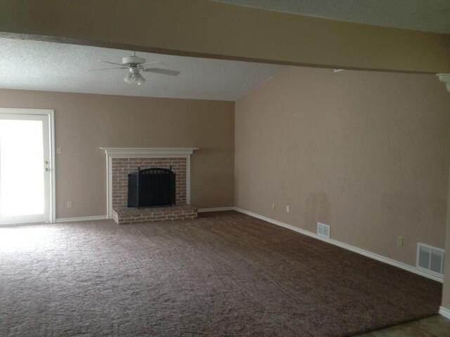 1608 Glenhill, Lane Lewisville, TX photo 3