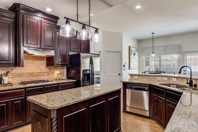 400 S Hampton, Court Lewisville, TX photo 9