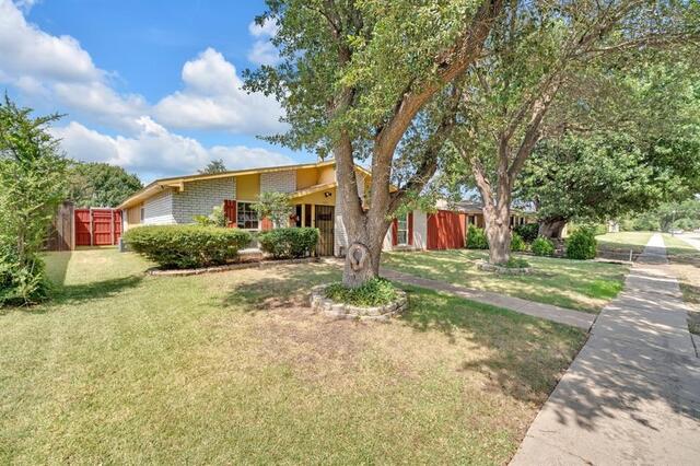 5013 Shannon Drive, The Colony, TX photo 2