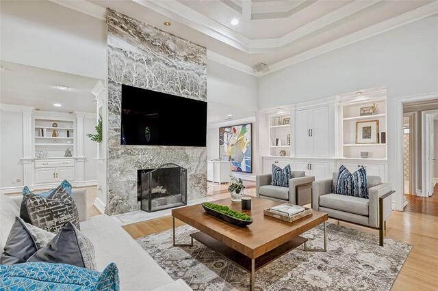 5322 W Mockingbird Lane, Dallas, TX image