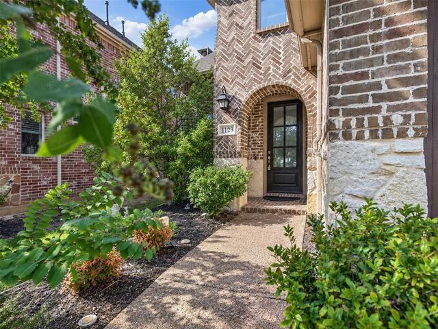 1129 Dame Carol, Way Carrollton, TX photo 2