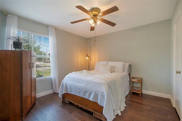 704 Creekwood, Drive Lewisville, TX photo 12
