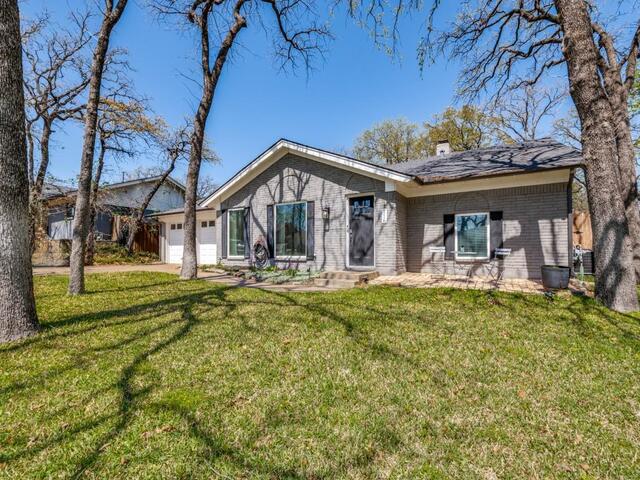 716 Thousand Oaks Drive, Hurst, TX image