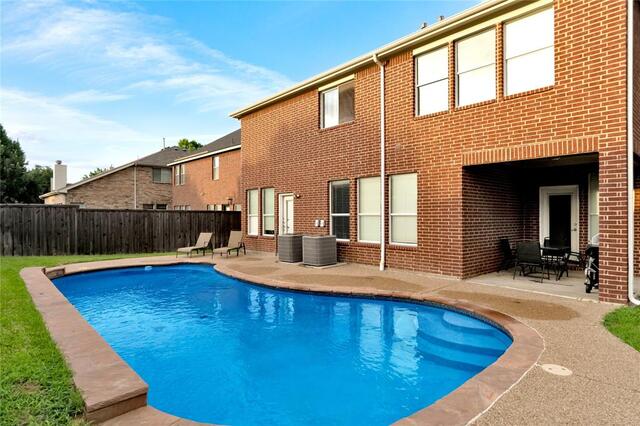 308 Foxbury Drive, Euless, TX image