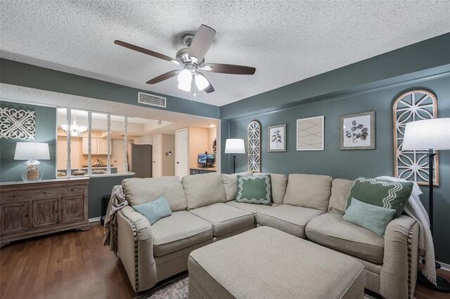 3901 White Oak Court, Flower Mound, TX photo 8