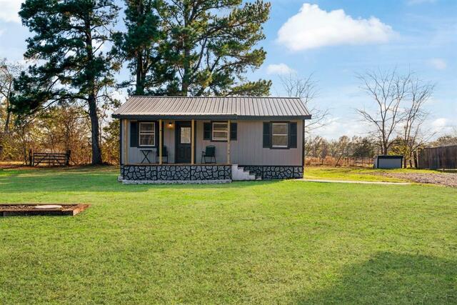 6455 County Road 1410, Bogata