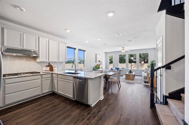2501 Durango, Drive Carrollton, TX photo 9
