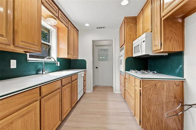 820 E Windsor, Drive Denton, TX photo 11