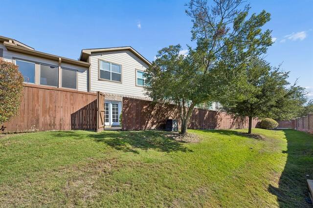916 Avondale, Lane Plano, TX photo 26