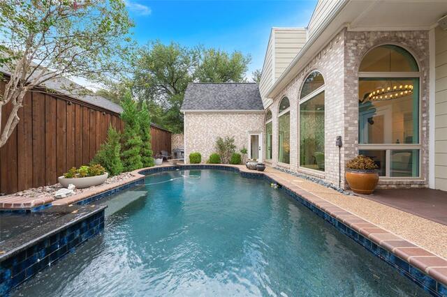 4633 Portrait, Lane Plano, TX photo 2