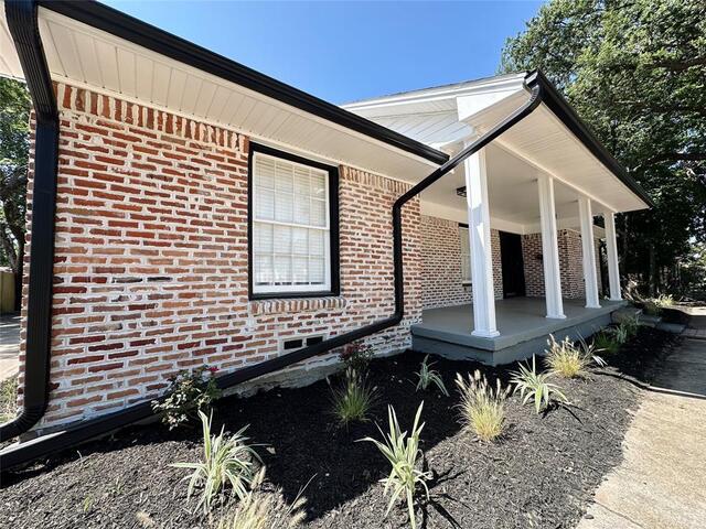 1814 Walnut, Avenue Carrollton, TX photo 4